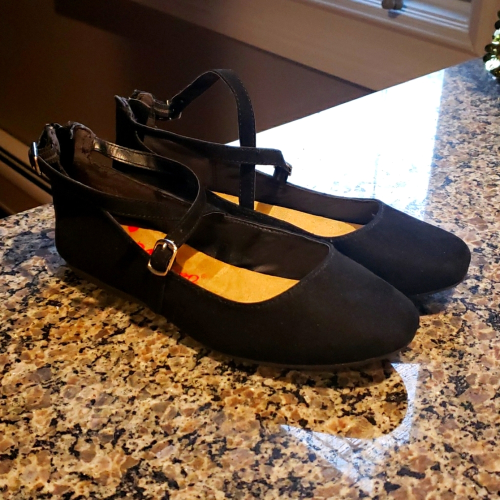 Black mary jane shoes